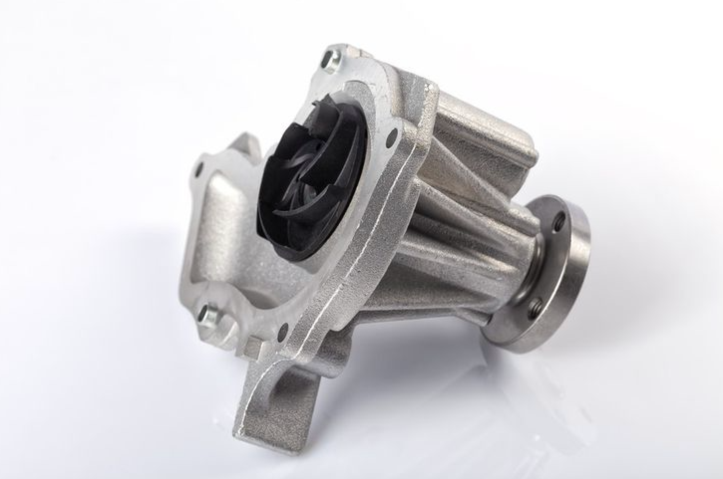 Reliable Car Water Pump - Image 3